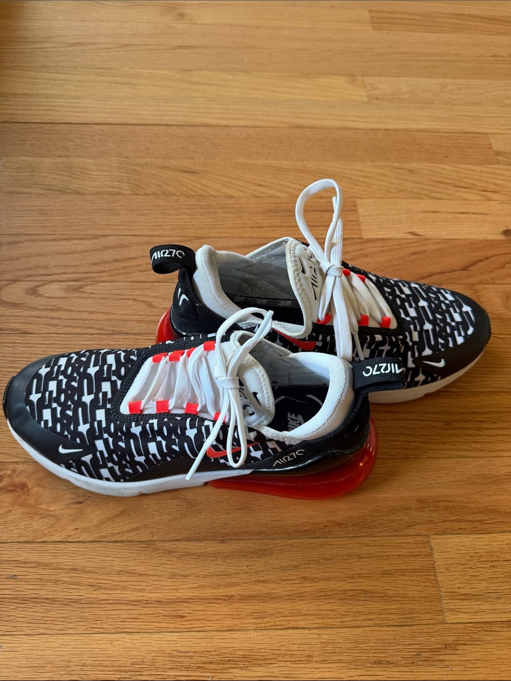 WomenYouth Nike Air Max Logo sneakers, multi-color with red accents